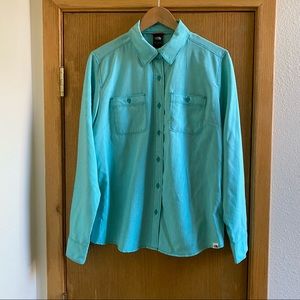 THE NORTH FACE • Aqua Blue Button Down Shirt - L